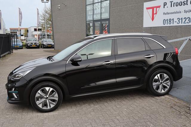 KIA e-Niro DynamicPlusLine 39 kWh Panoramadak/Stoelverwarming/stuurverwarming/Lane assist/Apple carplay/Achteruitrijcamera/DAB radio/Cruise control/Navigatie
