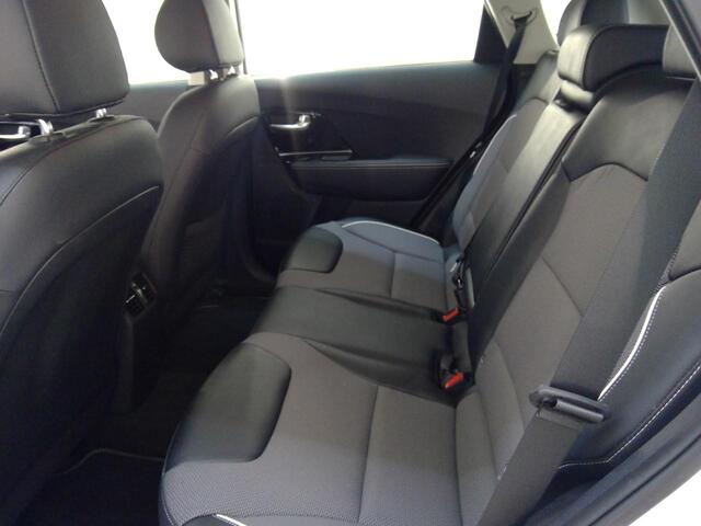 KIA e-Niro DynamicLine 64 kWh | Halfleder | SOH 100% | Andriod Auto | Apple carplay | Navigatie