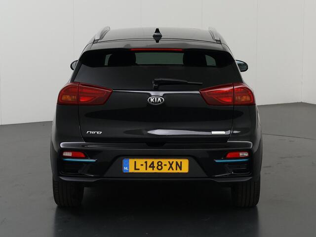 KIA e-Niro ExecutiveLine 64 kWh | Panoramadak | Stoel/Stuurwielverwarming | JBL | Adaptieve Cruise Control | Keyless Go | LED Koplampen |
