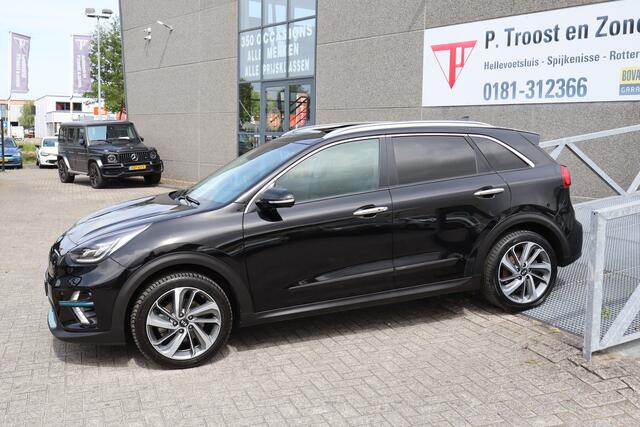 KIA e-Niro DynamicPlusLine 64 kWh Dealeronderhouden! Achteruitrijcamera/Apple carplay/Adaptieve cruise control/Lane assist/Stoelverwarming/Stuurverwarming/DAB/Navigatie 2E PINKSTERDAG GEOPEND VAN 12:00 TOT 17:00 (ROTTERDAM&HELLEVOETSLUIS)