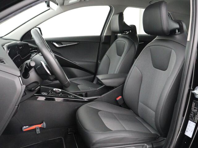 KIA e-Niro EV DynamicLine 64.8 kWh | Adaptive cruise | Half leder | Carplay | Full LED | Keyless | Sfeerverlichting | File Assistent | Camera | Navigatie | Parkeerhulp | Climate control