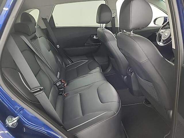 KIA e-Niro EXECUTIVELINE 64 KWH (100% SOH) I DEALER ONDERHOUDEN I 3-FASE LADEN I SCHUIF/KANTELDAK I ALL-IN PRIJS