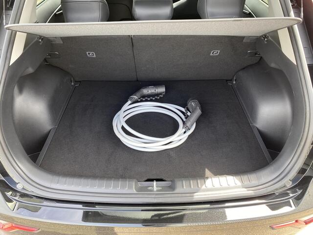 KIA e-Niro EV ExecutiveLine 64.8 kWh Nieuw geleverd en dealeronderhouden, 1e eign. Vol luxe! Schuif/kanteldak, Leder, Dodehoekdetectie, Stoelkoeling + verwarming