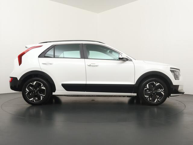 KIA e-Niro EV DynamicLine 64.8 kWh - Achteruitrij camera - Apple Carplay/Android Auto - Adaptive cruise control - Navigatie - Climate control - Fabrieksgarantie t/m 30-06-2030