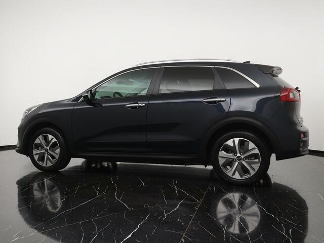 KIA e-Niro 64kWh ExecutiveLine (SOH 100%) - Lederen bekleding - Stoel- en stuurverwarming - Navigatie - Camera - JBL - 12 maanden garantie