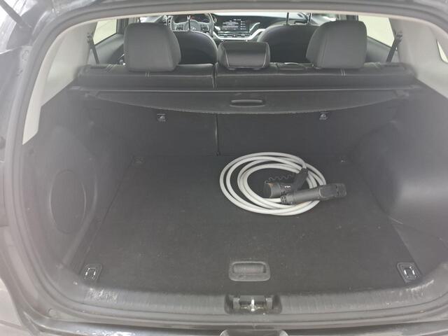 KIA e-Niro ExecutiveLine 64 kWh | 65.500 KM | SOH 100% | Panorama Dak | Volledig Lederen Interieur | WORDT VERWACHT!