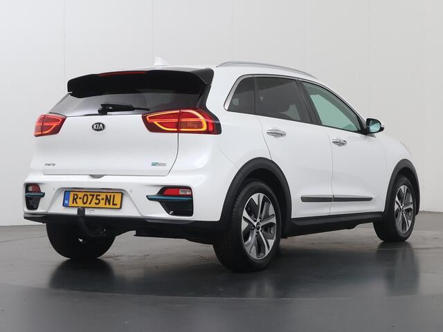 KIA e-Niro ExecutiveLine Editon 64 kWh | Trekhaak | Cruise Control Adaptief | JBL Sound | Leder | Stoel / Stuurverwarming | Led Koplampen | Navigatie |