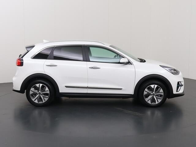 KIA e-Niro ExecutiveLine Editon 64 kWh | Trekhaak | Cruise Control Adaptief | JBL Sound | Leder | Stoel / Stuurverwarming | Led Koplampen | Navigatie |