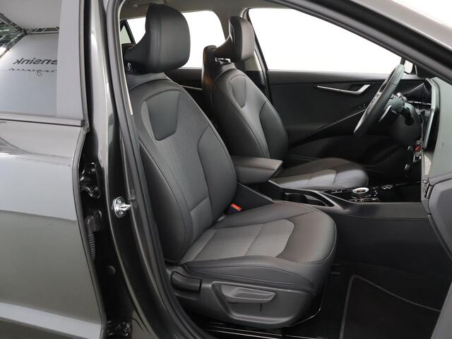 KIA e-Niro EV Light Advanced 64.8 kWh | Stoel / Stuurwielverwarming | Navigatie | Parkeercamera | Cruise Control Adaptief |
