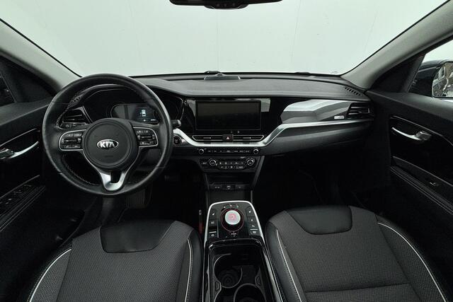 KIA e-Niro DYNAMICPLUSLINE 64 KWH (100% SOH) I TREKHAAK I SCHUIF/KANTELDAK I ADAPTIVE CRUISE CONTROL I PARKEERCAMERA
