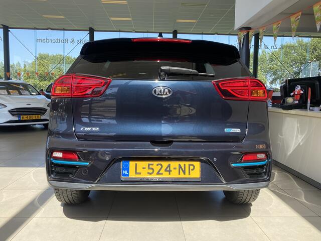 KIA e-Niro DynamicPlusLine 39 kWh,100% SOH,1E Eigenaar,Automaat,Panoramadak,Navigatie,Achteruitrijcamera,ClimateCruisecontrol,Spraakbediening,Keyless,DAB,Leder&Stoelverwarming,Lane Assist,V&A Sensoren,17 Inch Lmv