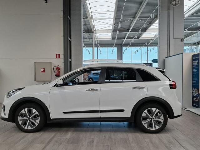 KIA e-Niro ExecutiveLine 64 kWh | Leer | Stoelverw. + koeling | Adapt. cruise | Camera | 100% dealer onderh. | SoH 93,9%