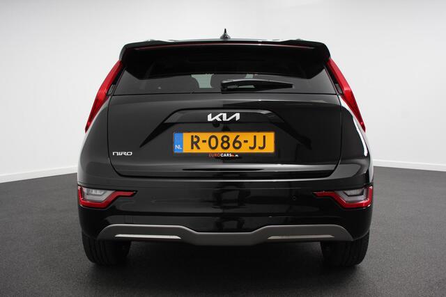KIA e-Niro EV ExecutiveLine 64.8 kWh Leder Schuif-kantel dak Elektrische bedienbare achterklep DAB Led Camera Navigatie Climate control Cruise control