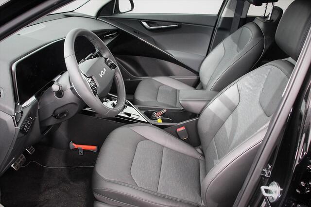 KIA e-Niro EV ExecutiveLine 64.8 kWh Leder Schuif-kantel dak Elektrische bedienbare achterklep DAB Led Camera Navigatie Climate control Cruise control