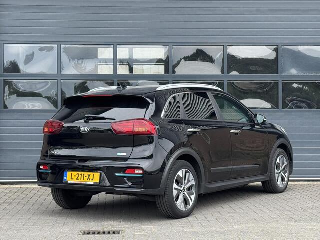 KIA e-Niro EXECUTIVELINE 64 KWH (100% SOH) I WARMTEPOMP I SCHUIF/KANTELDAK I STOELVERWARMING I ALL-IN PRIJS