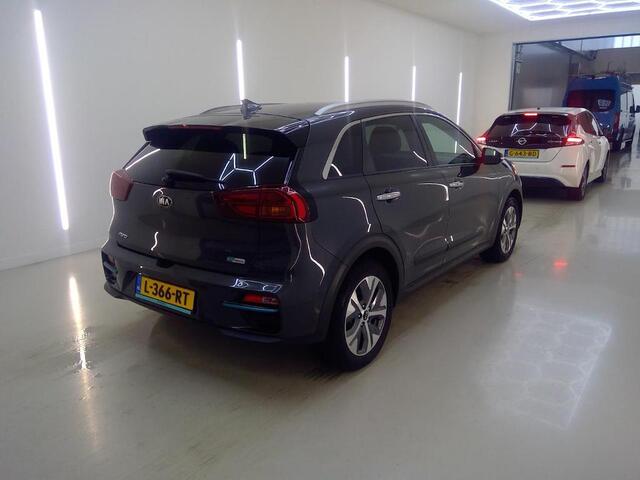 KIA e-Niro DYNAMICPLUSLINE 64 KWH (100% SOH) I TREKHAAK I SCHUIF/KANTELDAK I ADAPTIVE CRUISE CONTROL I PARKEERCAMERA