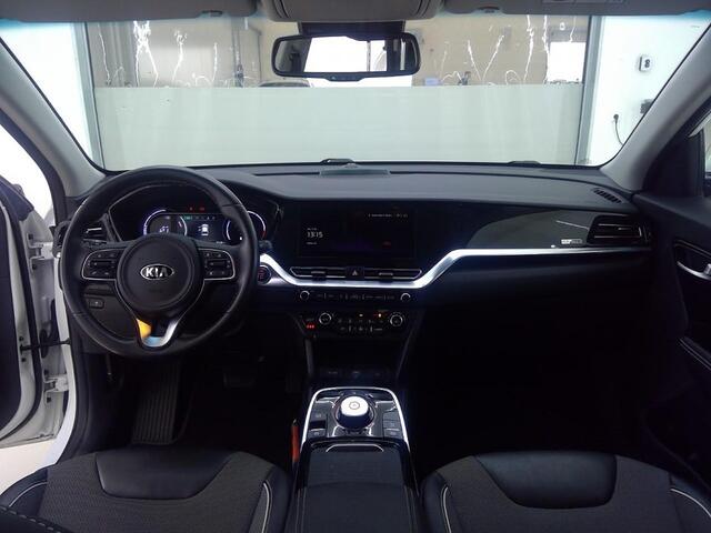 KIA e-Niro DynamicLine 39 kWh ? 3 fase ? Camera ? CarPlay / AndroidAuto ?