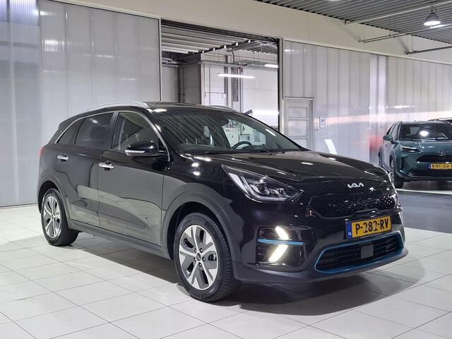 KIA e-Niro DynamicPlusLine 64 kWh SOH 100% Stoel en Stuur verwarming, Schuif kantel dak, Apple Carplay/Android Auto, Navigatie, Camera.