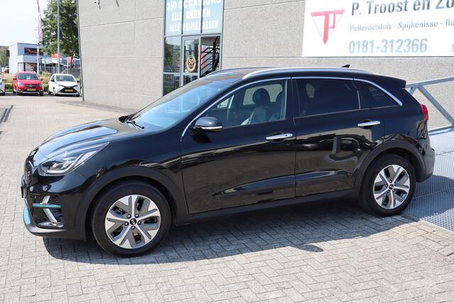 KIA e-Niro ExecutiveLine 64 kWh Verwarmbare & geventileerde voorstoelen/Verwarmbaar stuurwiel/Achteruitrijcamera/JBL audio/Apple carplay/Elektrisch verstelbare voorstoel/Lane assist/Dodehoek assistent/parkeersensoren rondom