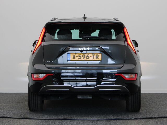 KIA e-Niro EV DynamicLine 64.8 kWh | SOH 98.5% | achteruitrij camera | Sfeerverlichting | Automaat |