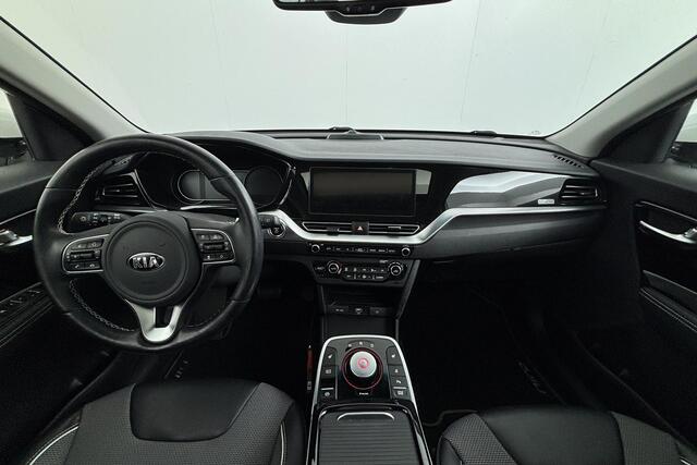 KIA e-Niro DynamicPlusLine 64 kWh Navigatiesysteem | Open dak | Parkeersensoren |Stoelverwarming | Led verlichting