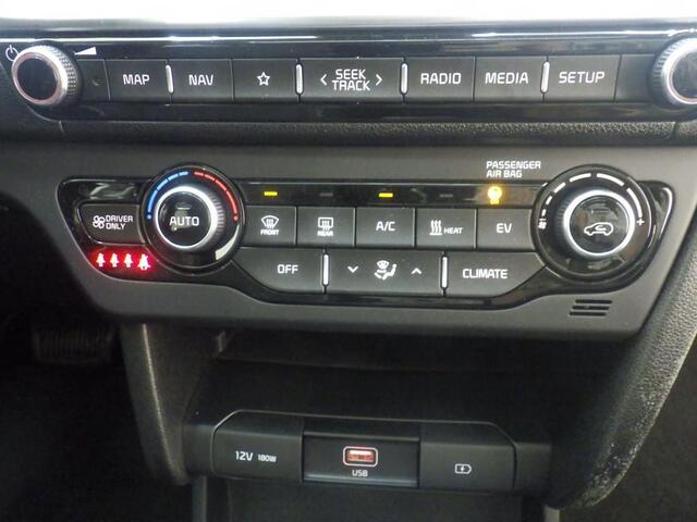 KIA e-Niro DynamicPlusLine 64 kWh Navigatiesysteem | Open dak | Parkeersensoren |Stoelverwarming | Led verlichting