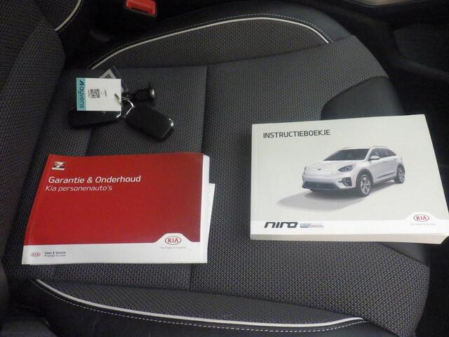 KIA e-Niro DynamicPlusLine 64 kWh Navigatiesysteem | Open dak | Parkeersensoren |Stoelverwarming | Led verlichting