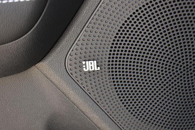 KIA e-Niro EV ExecutiveLine 64.8 kWh JBL | BSM | Leder | Stoelventilatie en verwarming | Adaptieve Cruise | 12 mnd BOVAG garantie | Whatsapp 06-53188999