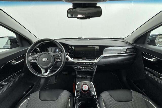 KIA e-Niro DYNAMICPLUSLINE 64 KWH (100% SOH) I TREKHAAK I SCHUIF/KANTELDAK I ADAPTIVE CRUISE CONTROL I PARKEERCAMERA