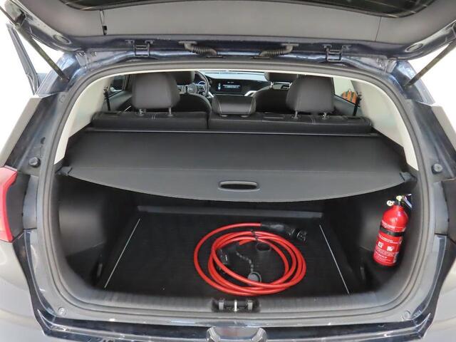 KIA e-Niro DYNAMICPLUSLINE 64 KWH (100% SOH) I TREKHAAK I SCHUIF/KANTELDAK I ADAPTIVE CRUISE CONTROL I PARKEERCAMERA