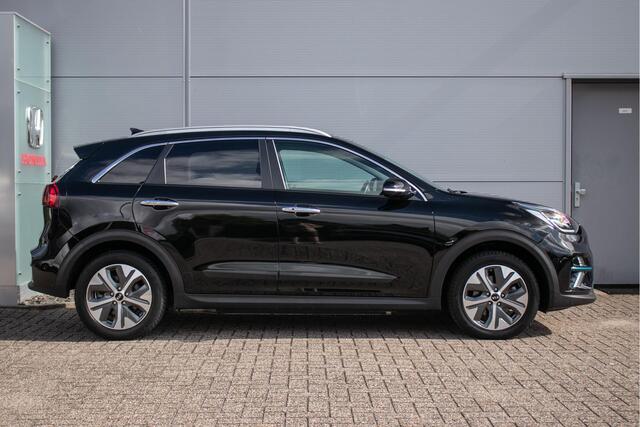 KIA e-Niro DynamicPlusLine 64 kWh | 3 Fase | schuif/-kanteldak | Stoel+stuurverw. | Nav