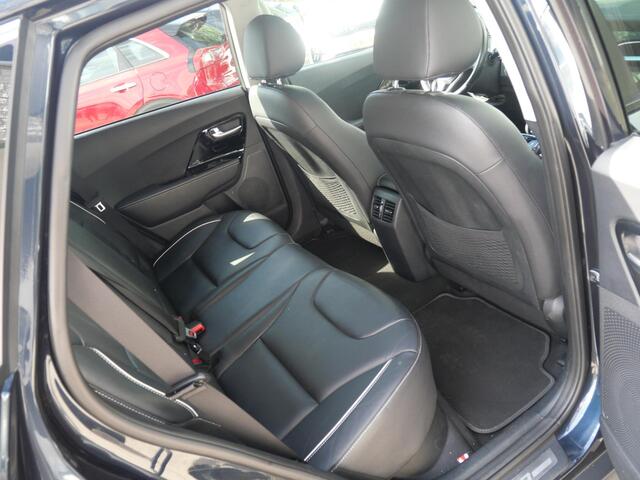 KIA e-Niro ExecutiveLine 64 kWh | Stoelverwarming-ventilatie | Schuif-kanteldak | Keyless | Electrische Stoelen |