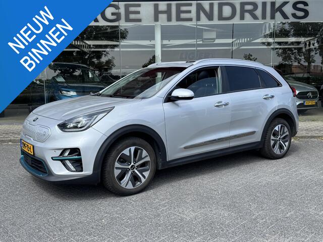 KIA e-Niro ExecutiveLine Sky 64 kWh | SOH: 93,9% | 3 Fase | Warmte pomp | Schuifdak | Adaptive CC | LED | Climate |