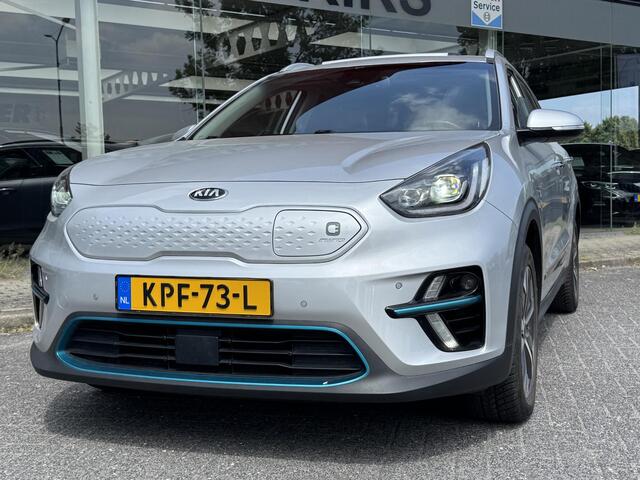 KIA e-Niro ExecutiveLine Sky 64 kWh | SOH: 93,9% | 3 Fase | Warmte pomp | Schuifdak | Adaptive CC | LED | Climate |