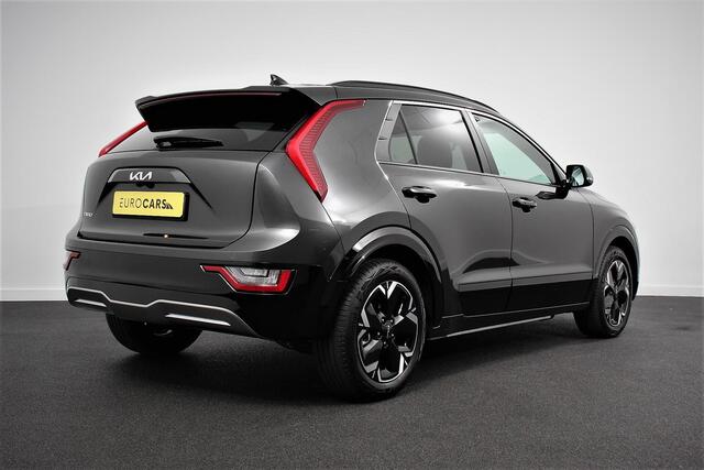 KIA e-Niro EV DynamicPlusLine 64.8 kWh Navigatie Half Leder Schuif-kantel dak Electrisch bedienbare achterklep DAB Led Camera Extra Getint Glas Lichtmetalen Velgen