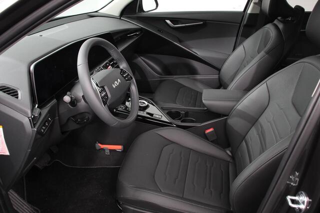 KIA e-Niro EV DynamicPlusLine 64.8 kWh Navigatie Half Leder Schuif-kantel dak Electrisch bedienbare achterklep DAB Led Camera Extra Getint Glas Lichtmetalen Velgen