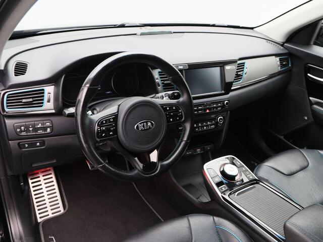 KIA e-Niro ExecutiveLine 64 kWh 204 Pk | Leder | Trekhaak | Camera | CarPlay | 17 Inch