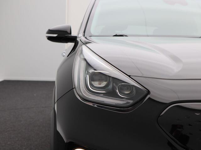 KIA e-Niro ExecutiveLine 64 kWh 204 Pk | Leder | Trekhaak | Camera | CarPlay | 17 Inch