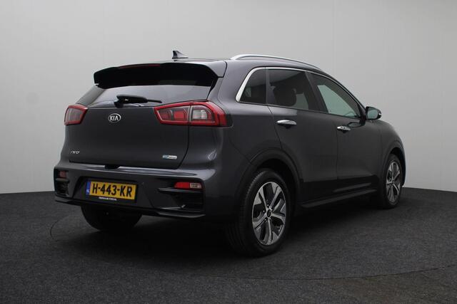 KIA e-Niro ExecutiveLine 64 kWh 2019 | Airco | Cruise Control | Navigatie | Carplay | Stoel Verwaming/Verkoeling | Elektrische Memory Stoelen | Achteruitrij Camera | Boekjes | 2 Sleutels