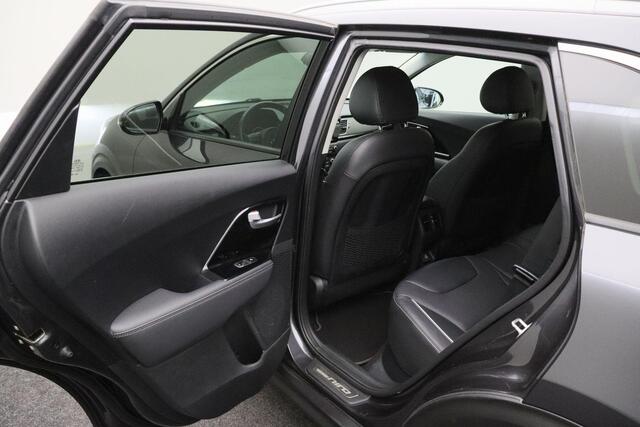 KIA e-Niro ExecutiveLine 64 kWh 2019 | Airco | Cruise Control | Navigatie | Carplay | Stoel Verwaming/Verkoeling | Elektrische Memory Stoelen | Achteruitrij Camera | Boekjes | 2 Sleutels