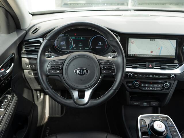 KIA e-Niro ExecutiveLine 64 kWh | Stoelverwarming/-ventilatie | Stuurverwarming | Schuif/-kanteldak | JBL | Achteruitrijcamera | Navi | PDC voor & achter