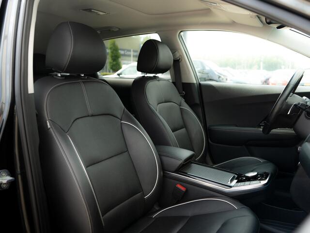 KIA e-Niro ExecutiveLine 64 kWh | Stoelverwarming/-ventilatie | Stuurverwarming | Schuif/-kanteldak | JBL | Achteruitrijcamera | Navi | PDC voor & achter