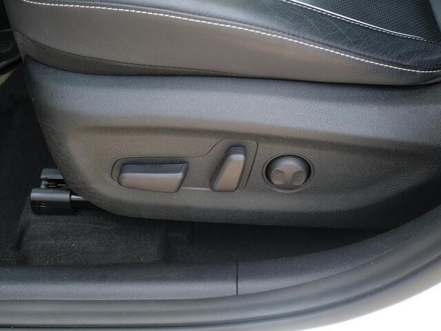 KIA e-Niro ExecutiveLine 64 kWh | 3Fase | Stoel Verkoeling | Schuif/Kantel dak | Elek. Stoelen |