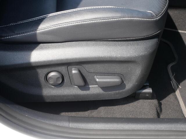 KIA e-Niro ExecutiveLine 64 kWh | 3Fase | Stoel Verkoeling | Schuif/Kantel dak | Elek. Stoelen |