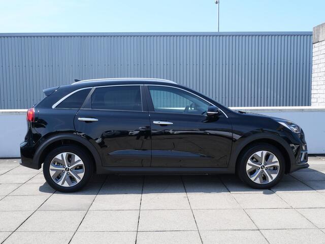 KIA e-Niro DynamicPlusLine 64 kWh | 3Fase | Cruise | Schuif-kanteldak | Navi | keyless | Carplay |