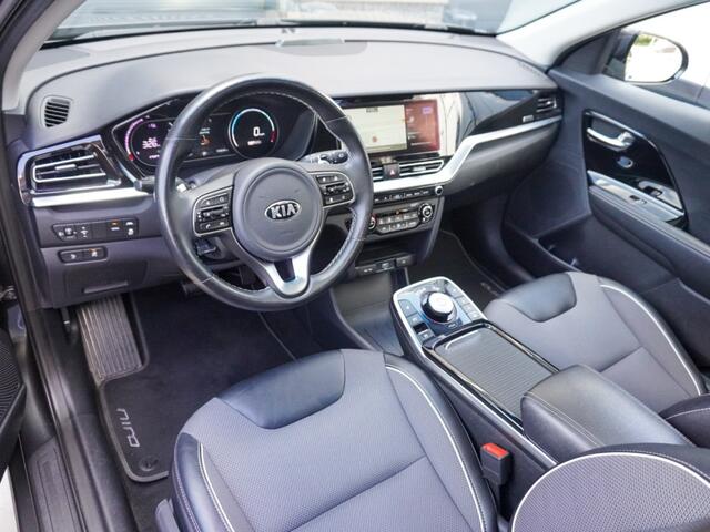 KIA e-Niro Dyn.PlusLine 64 kWh Schuifdak | Stoel&Stuur verwarm.| SoH 97%| NAP