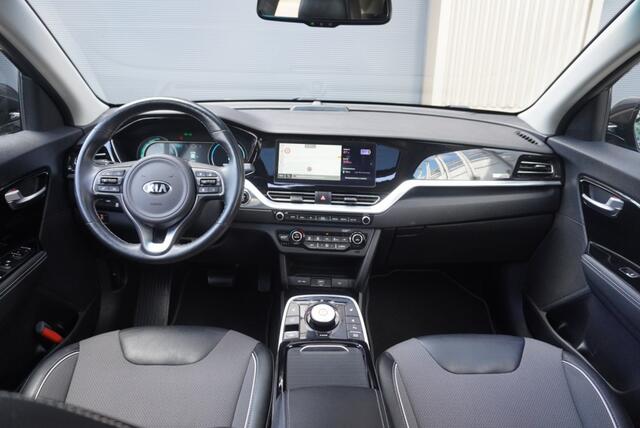 KIA e-Niro Dyn.PlusLine 64 kWh Schuifdak | Stoel&Stuur verwarm.| SoH 97%| NAP