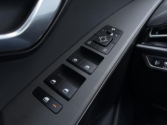 KIA e-Niro EV DynamicLine 64.8 kWh | Trekhaak | Achteruitrijcamera | Parkeersensoren | Cruise Control Adaptief | Keyless Entry | Navigatie | Apple Carplay | Android Auto | Lichtmetalen Velgen 17 inch