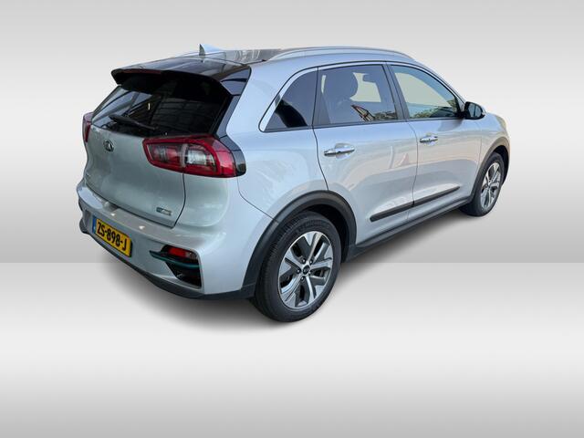 KIA e-Niro ExecutiveLine 64 kWh / Camera / Leder / Keyless / Stoelventilatie / Navigatie / Dodehoek / DAB / Cruise Control / Warmtepomp