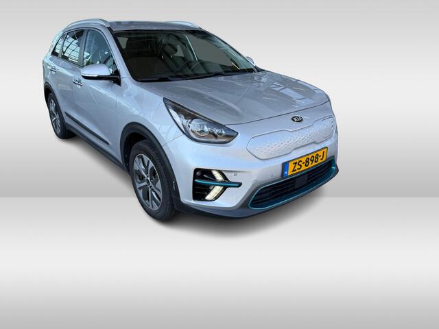 KIA e-Niro ExecutiveLine 64 kWh / Camera / Leder / Keyless / Stoelventilatie / Navigatie / Dodehoek / DAB / Cruise Control / Warmtepomp